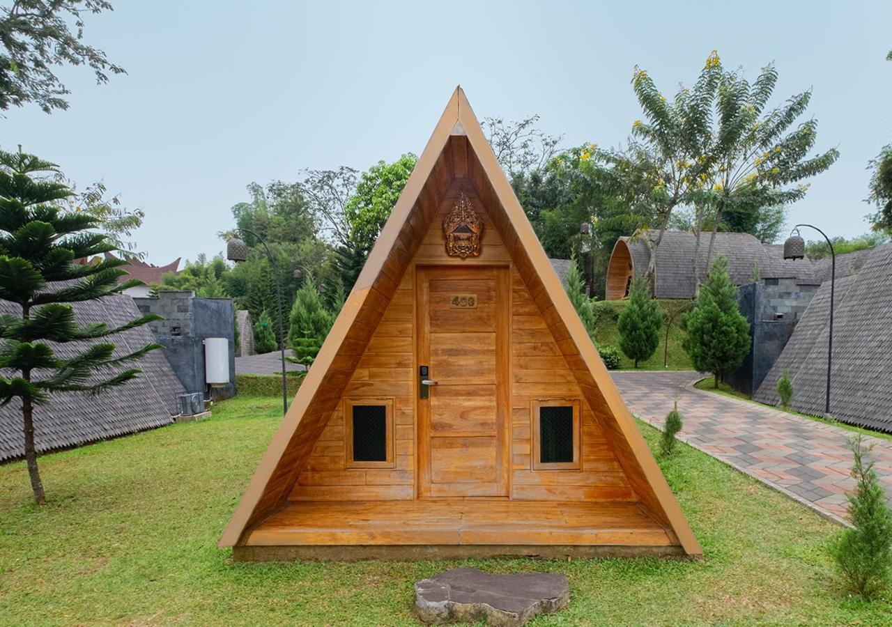Shanaya Resort Malang Exterior foto
